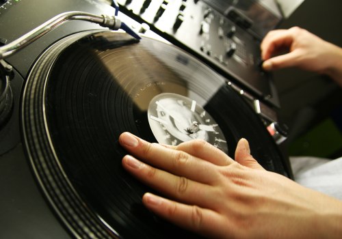 How to Master the Art of Scratching in Hip Hop Music
